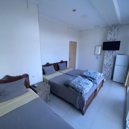 Hotel G & J Tbiliszi Kültér fotó