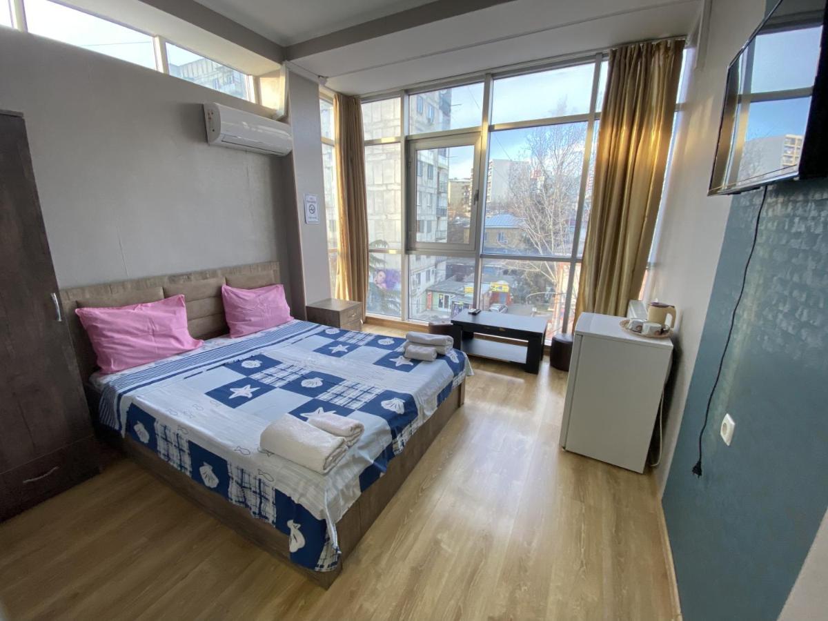 Hotel G & J Tbiliszi Kültér fotó