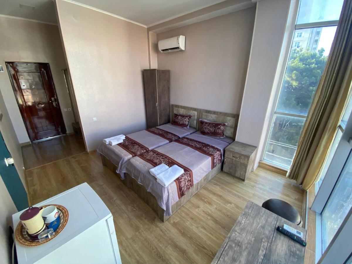 Hotel G & J Tbiliszi Kültér fotó