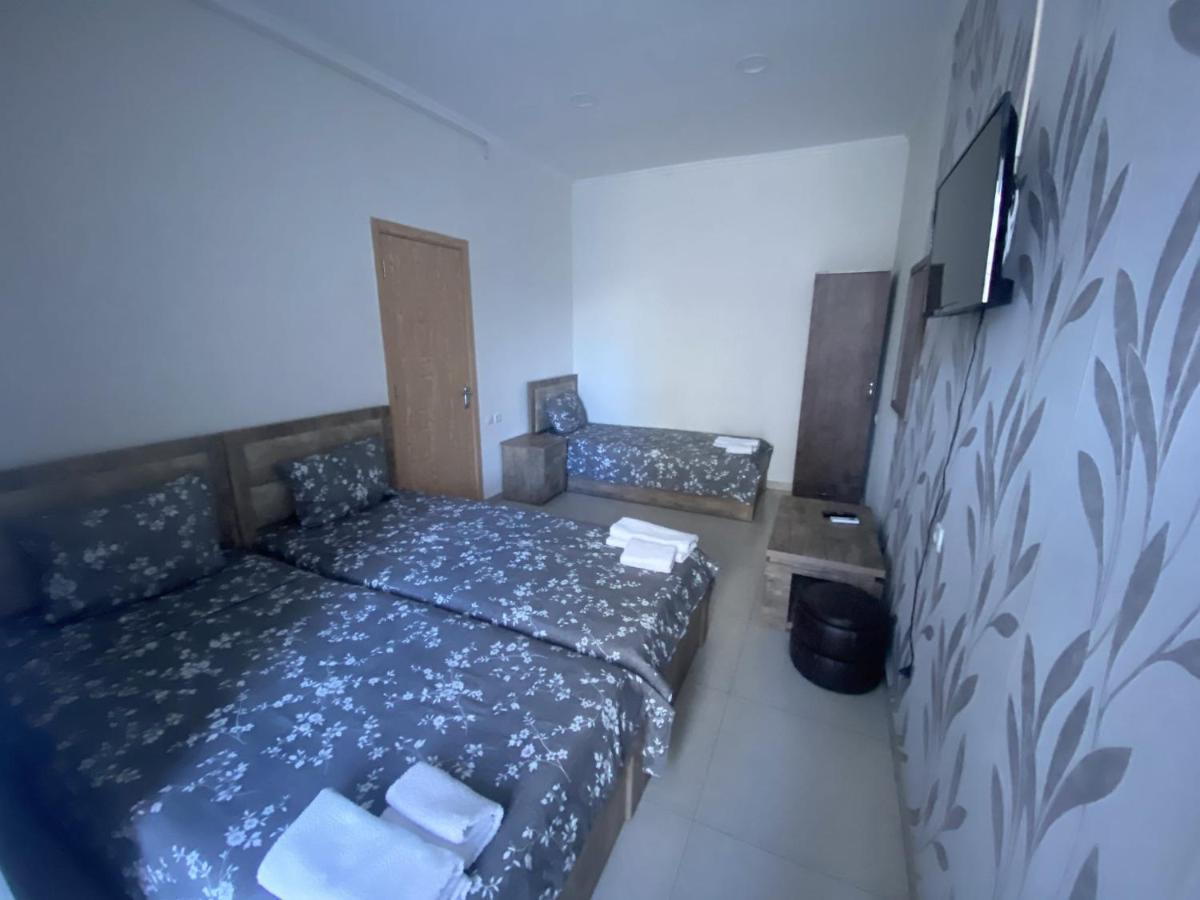Hotel G & J Tbiliszi Kültér fotó