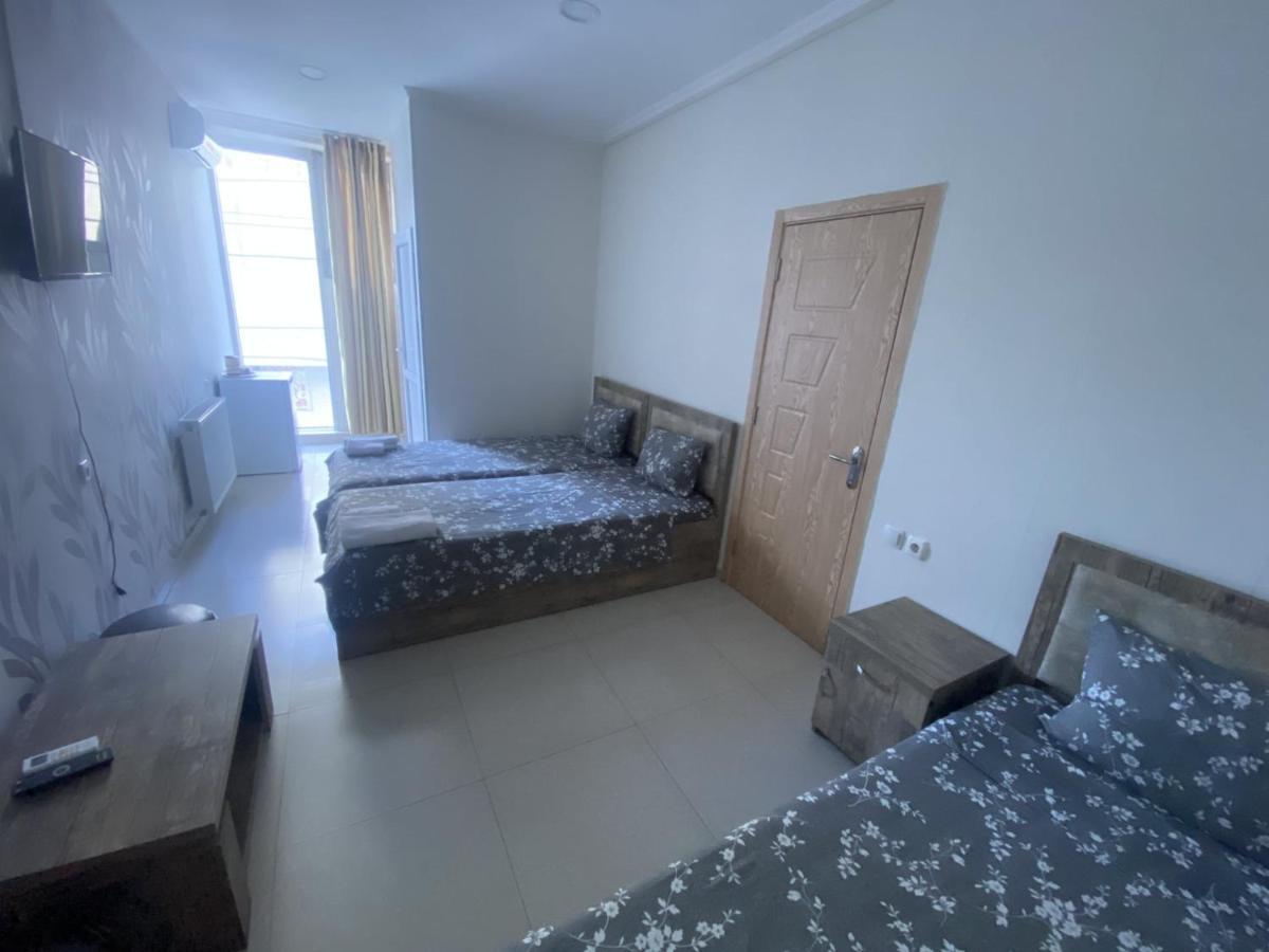 Hotel G & J Tbiliszi Kültér fotó