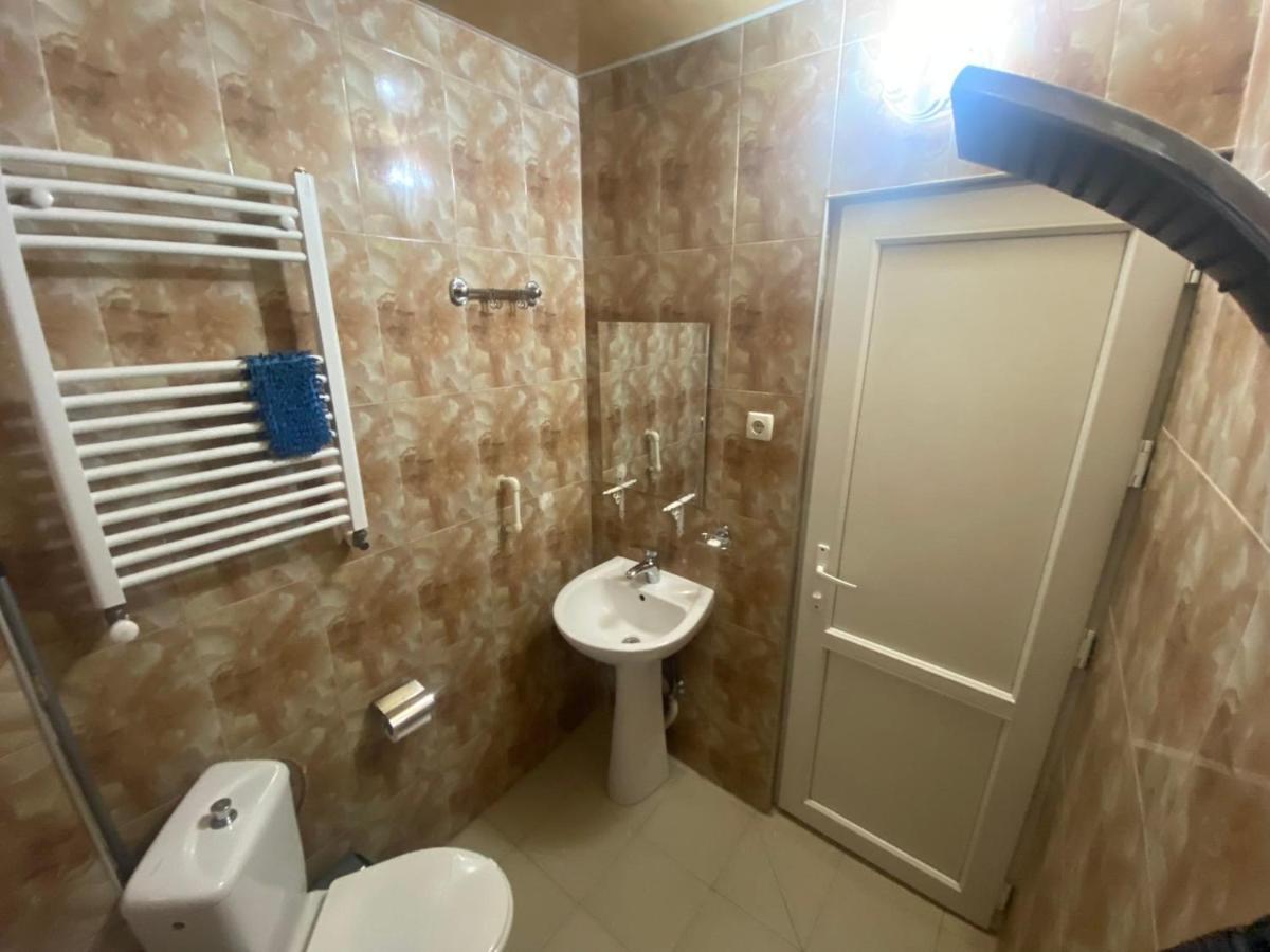 Hotel G & J Tbiliszi Kültér fotó