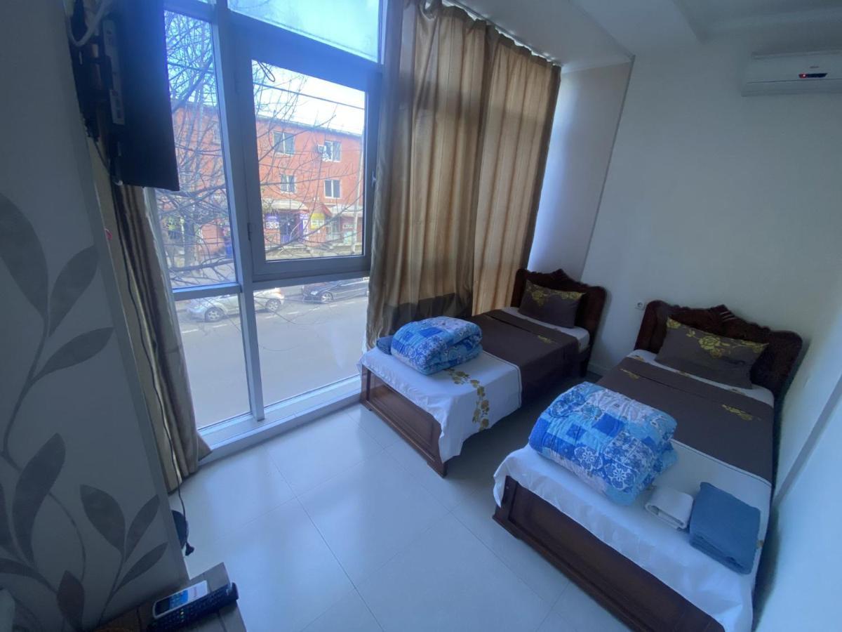 Hotel G & J Tbiliszi Kültér fotó