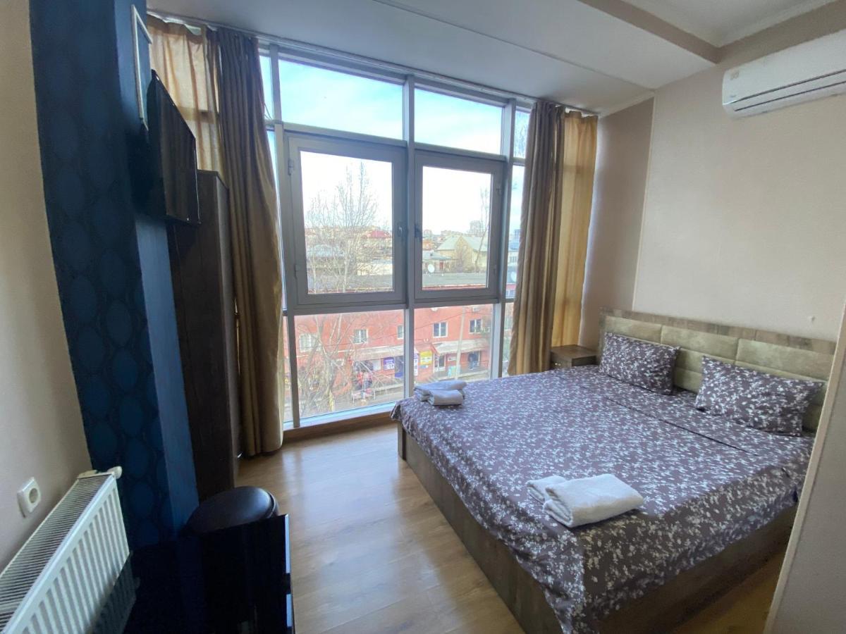 Hotel G & J Tbiliszi Kültér fotó