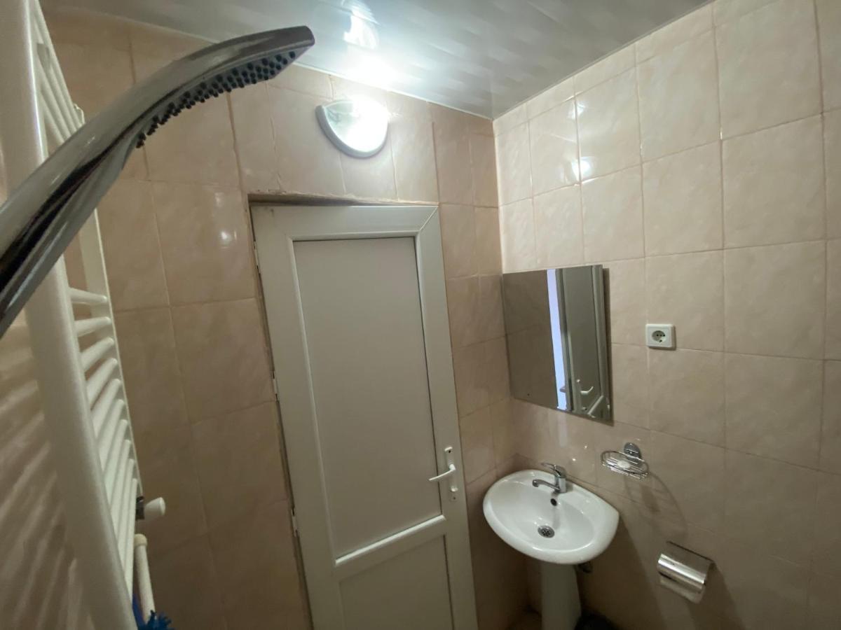 Hotel G & J Tbiliszi Kültér fotó